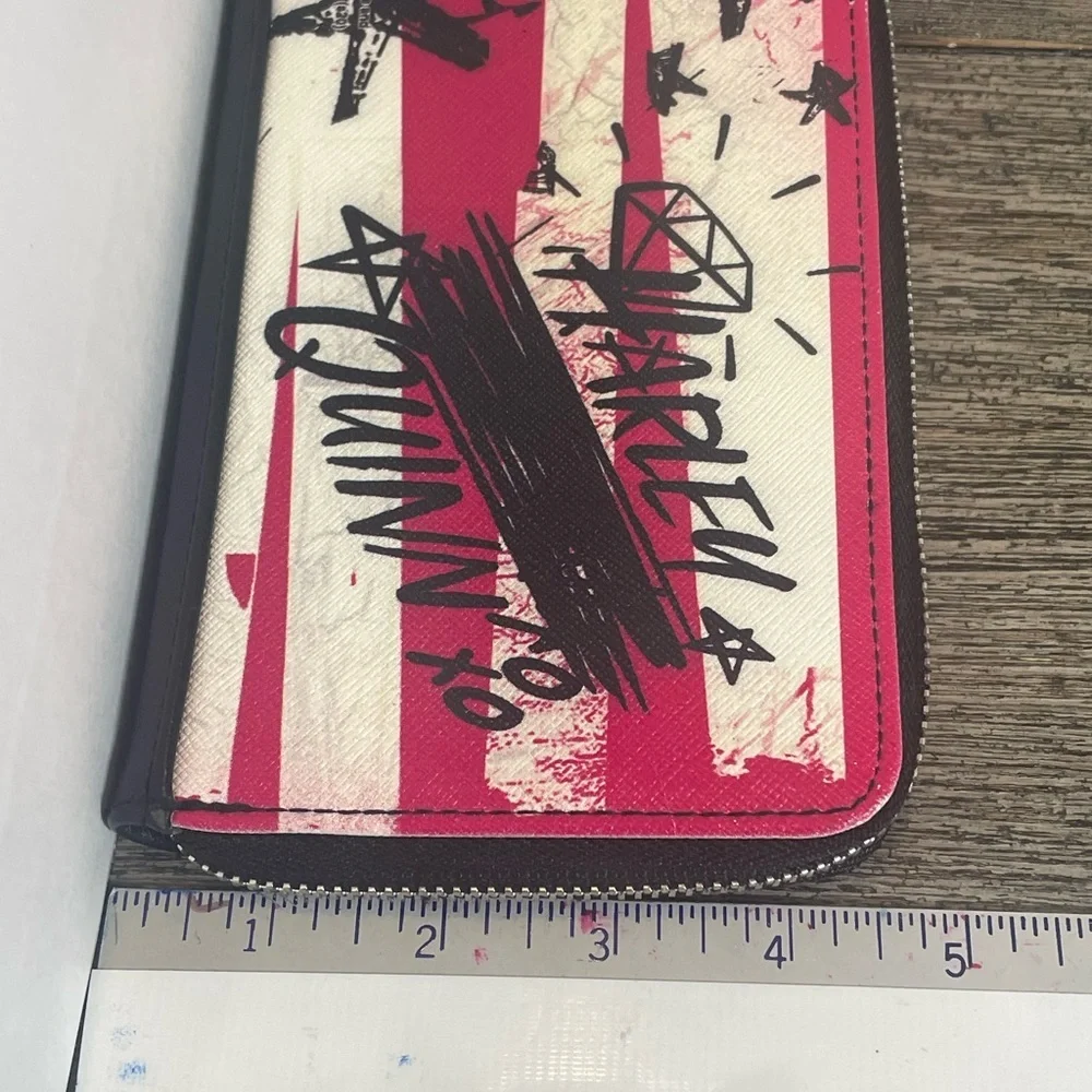 Buckle-Down elegant wallet